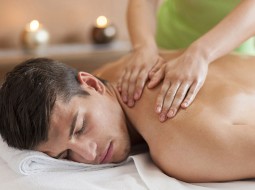 Как сделать массаж спины?