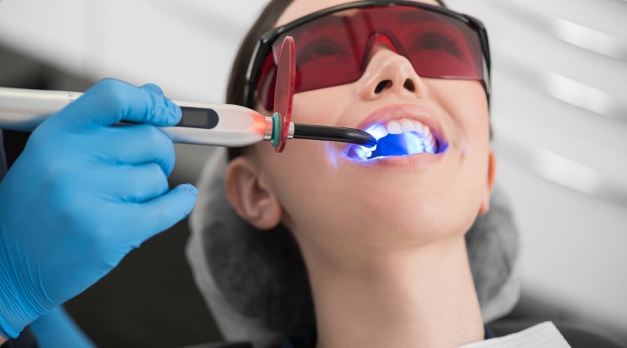 Вредно ли отбеливание зубов лазером?