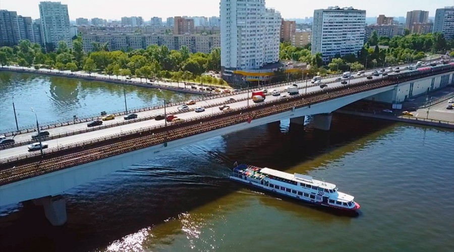 в в Нагатино-Садовниках новая школа.