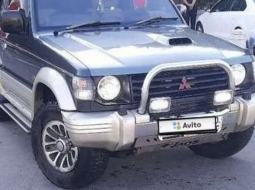 Mitsubishi Pajero,  1993