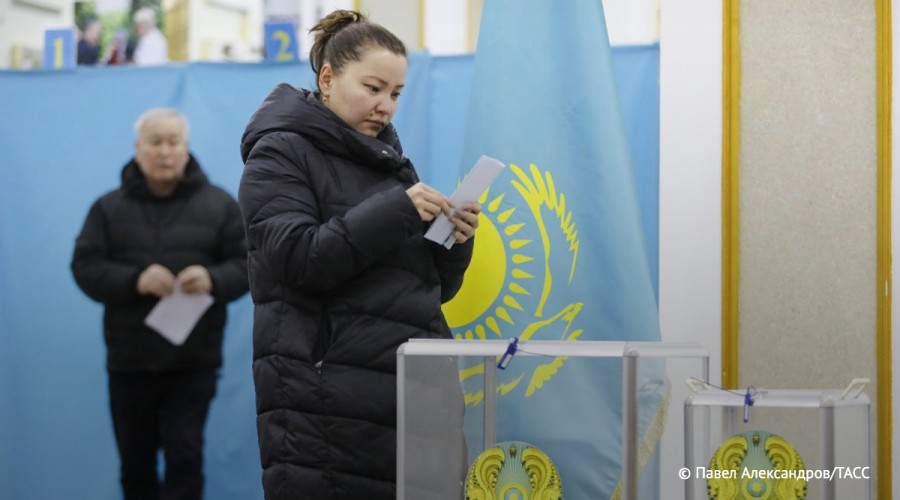 В Казахстане открылись выборы президента