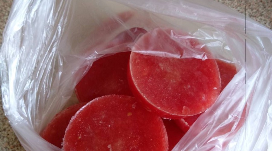 Как заморозить помидоры и их использовать