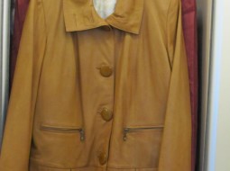 Женская куртка кожаная 52 размер