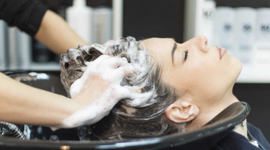 Как правильно мыть волосы? 7 полезных советов