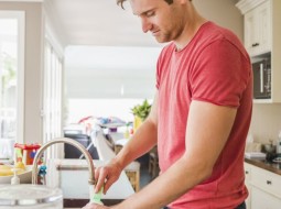 Как добиться от мужчины помощи по дому