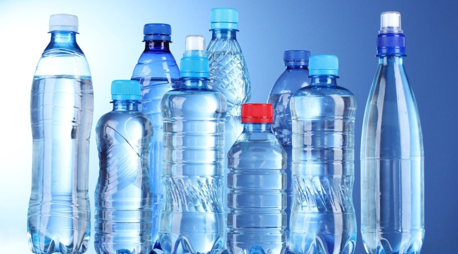 Знаете ли вы о вреде воды из пластиковых бутылок?