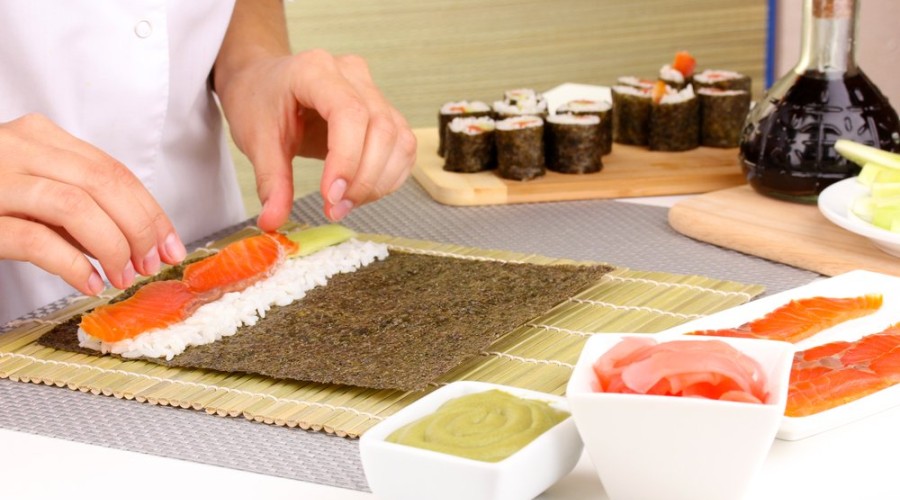 Как правильно делать суши
