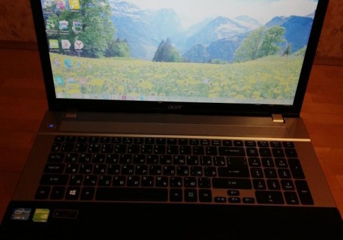 Ноутбук Acer Aspire V3-771g в рабочем состоянии