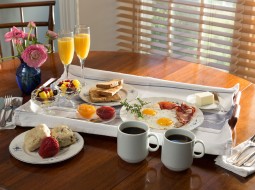 Вторая половинка: как устроить романтический завтрак