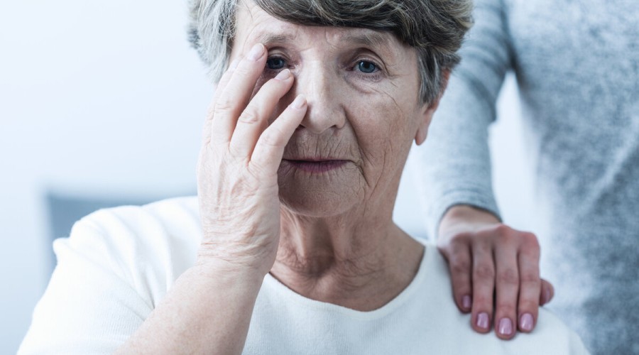 Как распознать симптомы старческого слабоумия